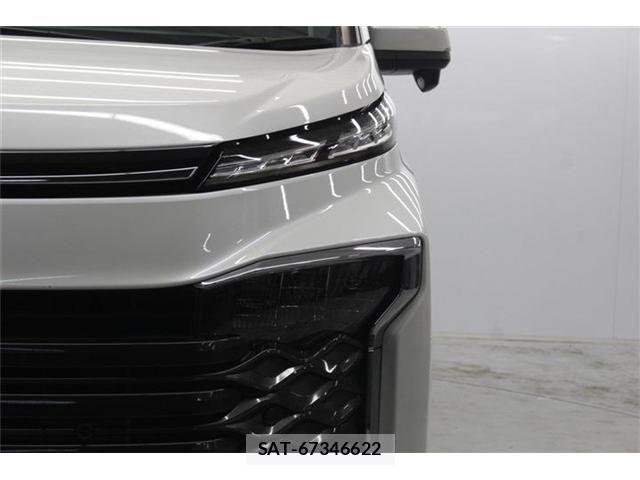 Toyota VOXY 2022-04 6717710-13