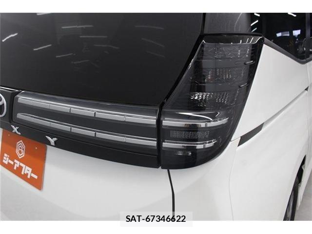 Toyota VOXY 2022-04 6717710-16