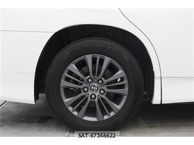 Toyota VOXY 2022-04 6717710-23