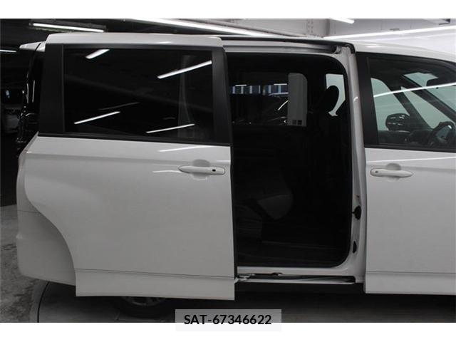 Toyota VOXY 2022-04 6717710-29