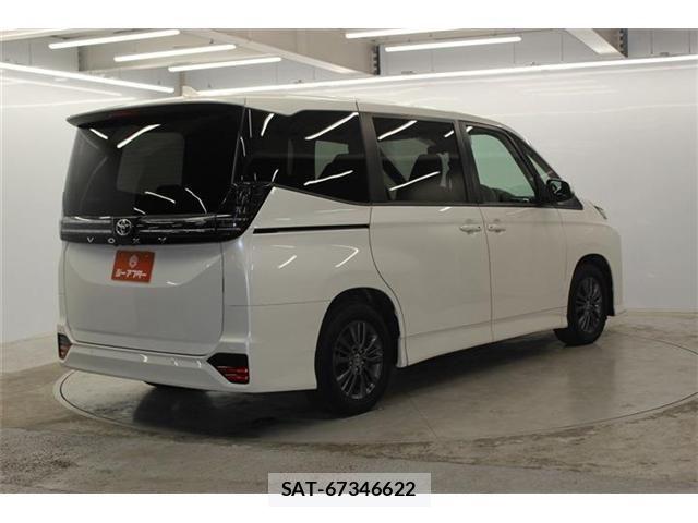 Toyota VOXY 2022-04 6717710-4