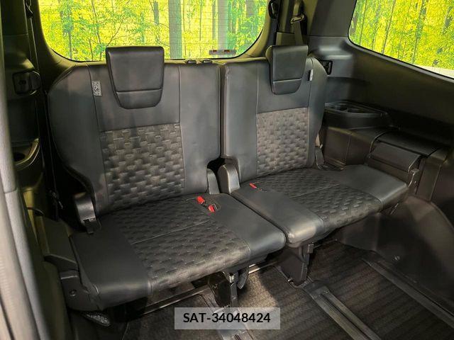 Toyota VOXY 2023-06 6717698-9
