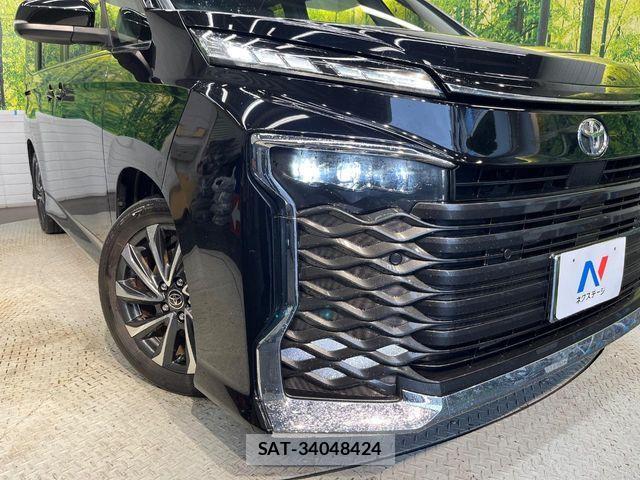 Toyota VOXY 2023-06 6717698-12