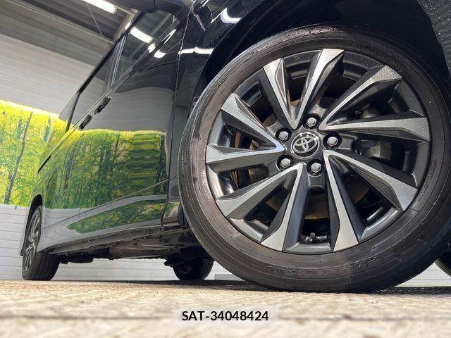 Toyota VOXY 2023-06 6717698-13