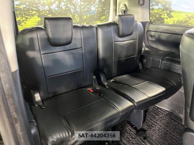 Toyota VOXY 2016-12 6717722-9