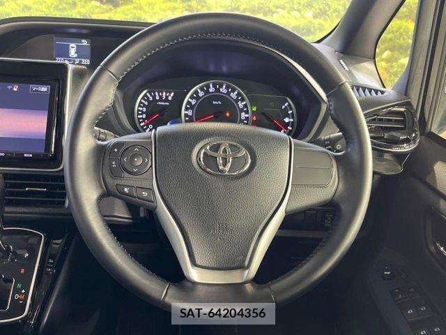 Toyota VOXY 2016-12 6717722-11