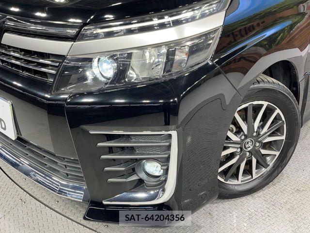 Toyota VOXY 2016-12 6717722-12