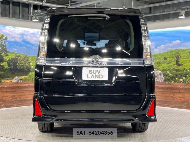 Toyota VOXY 2016-12 6717722-15