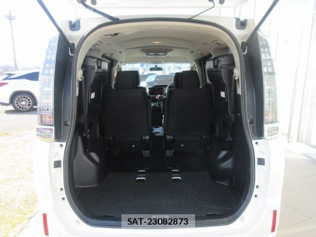 Toyota VOXY 2015-06 6717728-10