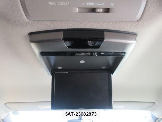 Toyota VOXY 2015-06 6717728-17