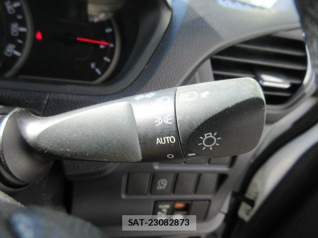 Toyota VOXY 2015-06 6717728-23