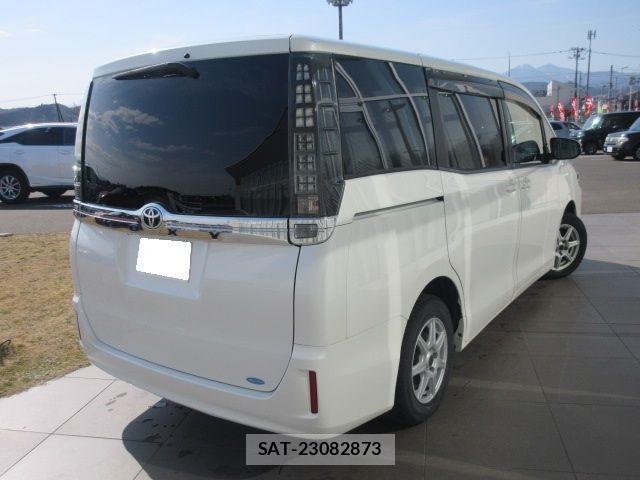 Toyota VOXY 2015-06 6717728-2