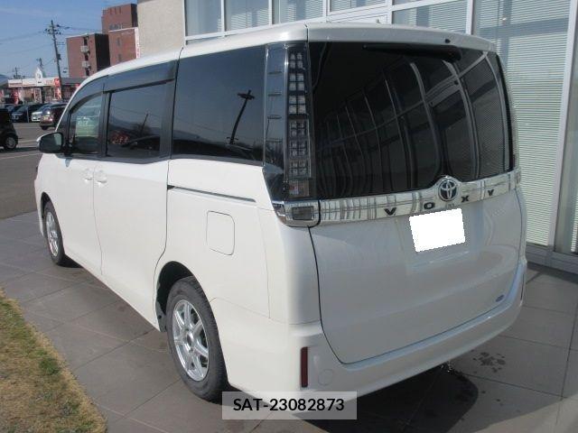 Toyota VOXY 2015-06 6717728-4