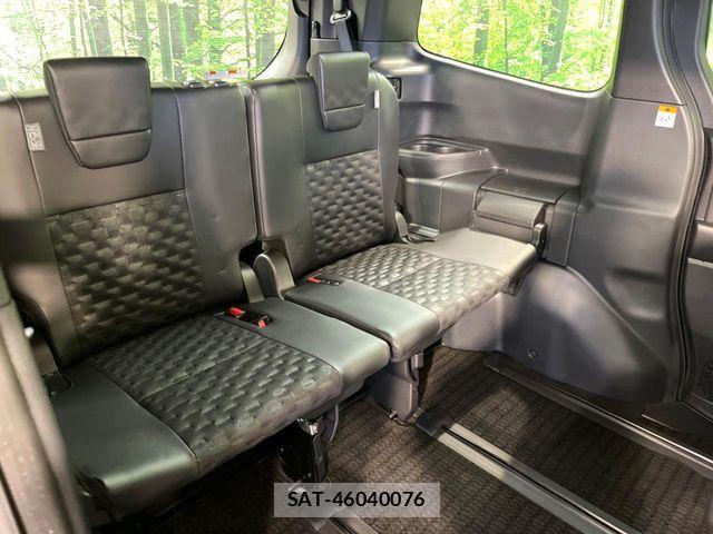 Toyota VOXY 2023-08 6717706-9