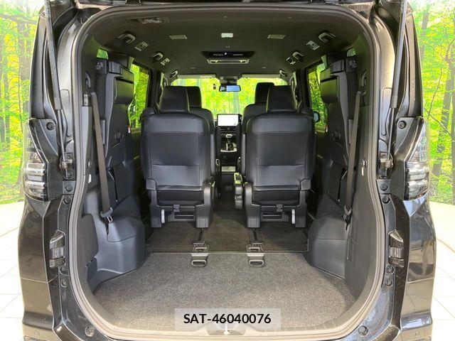 Toyota VOXY 2023-08 6717706-10