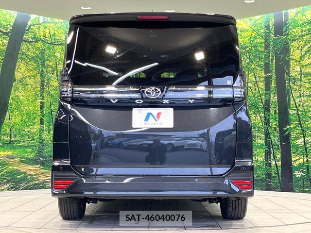 Toyota VOXY 2023-08 6717706-15