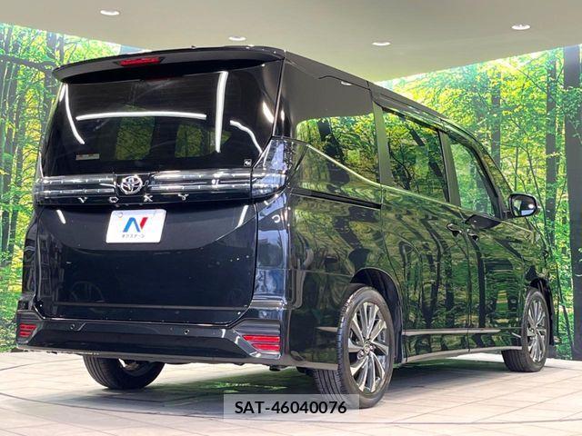 Toyota VOXY 2023-08 6717706-17