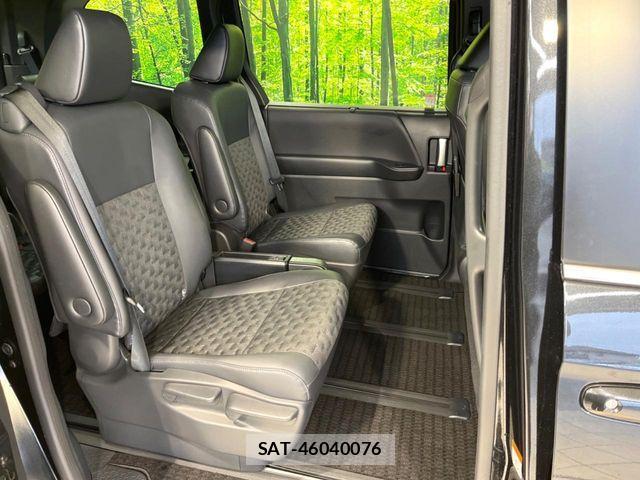 Toyota VOXY 2023-08 6717706-8