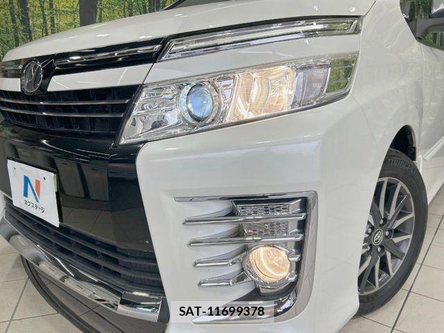 Toyota VOXY 2015-06 6717714-11