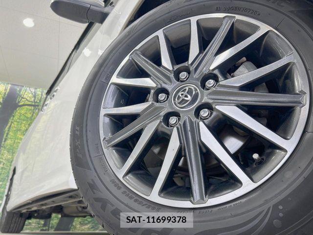 Toyota VOXY 2015-06 6717714-12