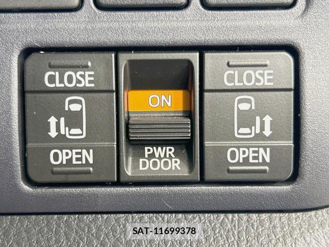 Toyota VOXY 2015-06 6717714-5