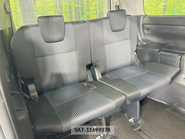 Toyota VOXY 2015-06 6717714-8