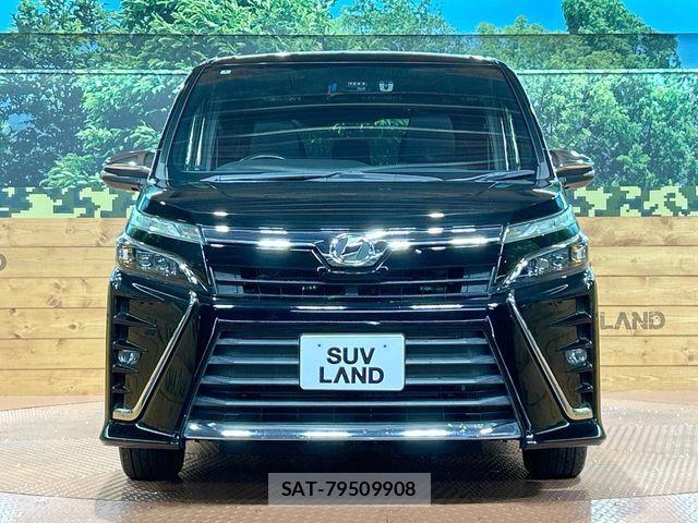 Toyota VOXY 2018-03 6753850-13