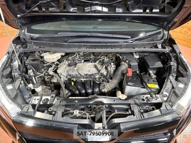 Toyota VOXY 2018-03 6753850-17
