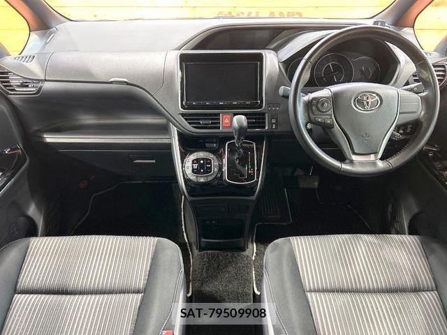 Toyota VOXY 2018-03 6753850-1