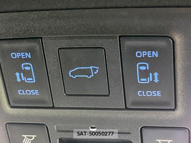Toyota VOXY 2025-03 6753829-2