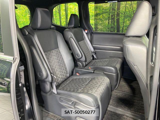 Toyota VOXY 2025-03 6753829-8