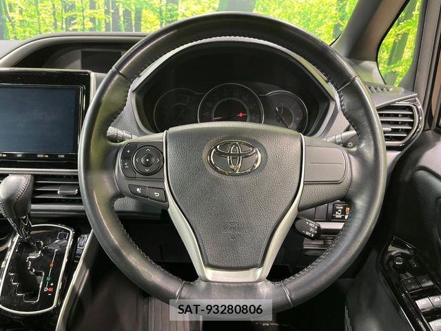 Toyota VOXY 2019-05 6753854-11