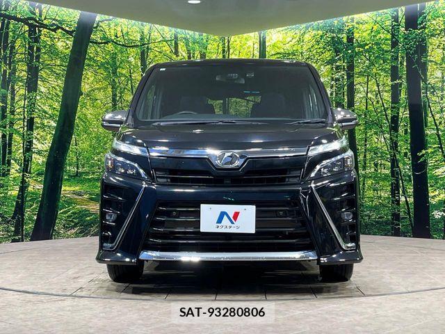 Toyota VOXY 2019-05 6753854-14