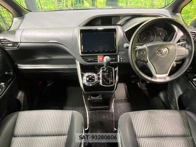 Toyota VOXY 2019-05 6753854-1