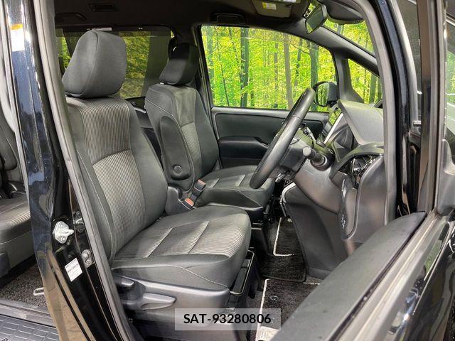 Toyota VOXY 2019-05 6753854-7