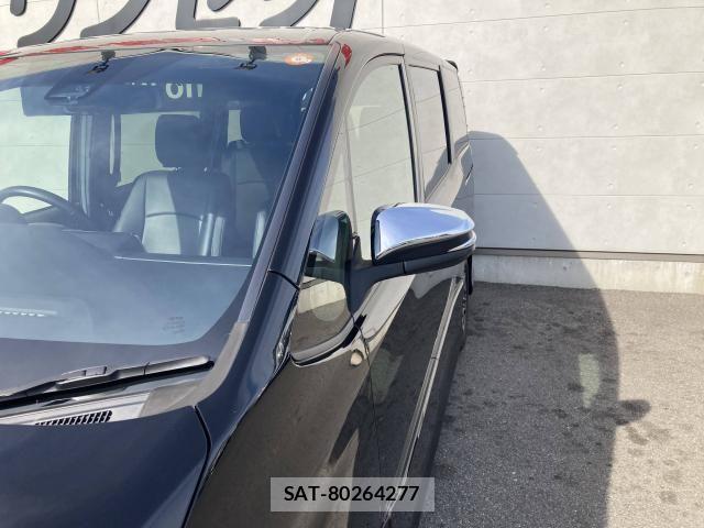 Toyota VOXY 2020-05 6753861-12
