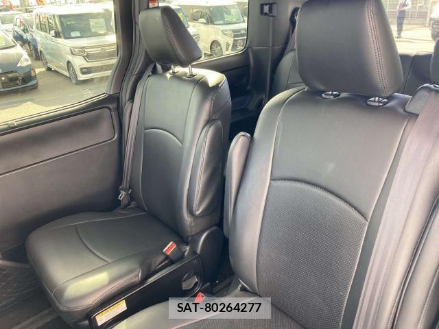 Toyota VOXY 2020-05 6753861-26