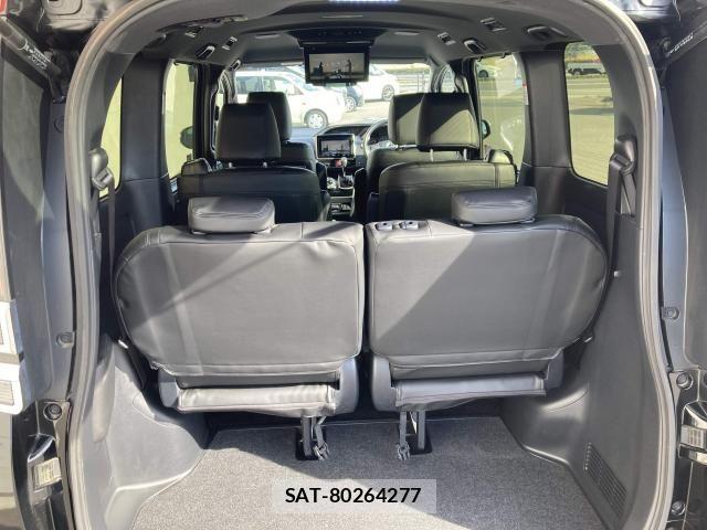 Toyota VOXY 2020-05 6753861-28