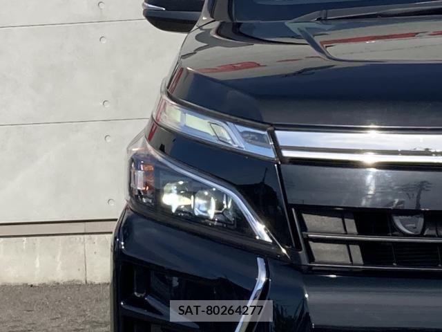 Toyota VOXY 2020-05 6753861-8