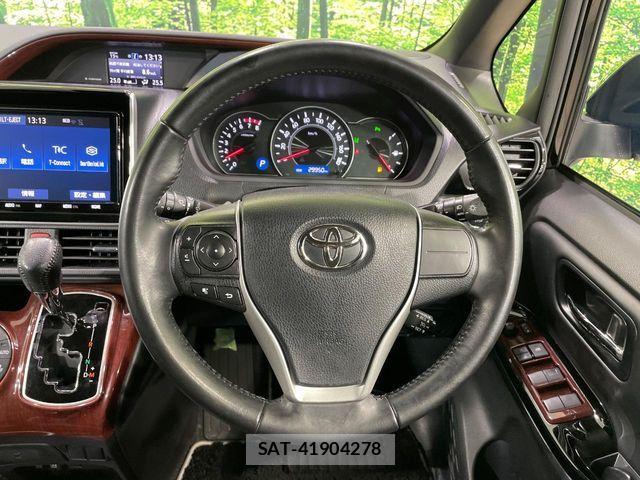 Toyota VOXY 2020-11 6753841-11