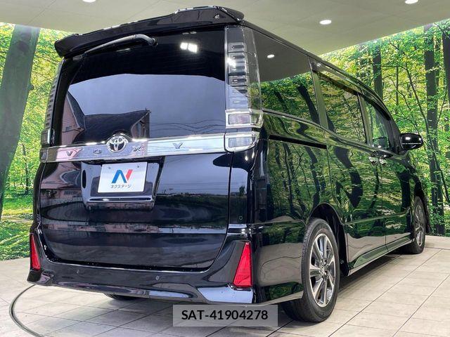 Toyota VOXY 2020-11 6753841-17
