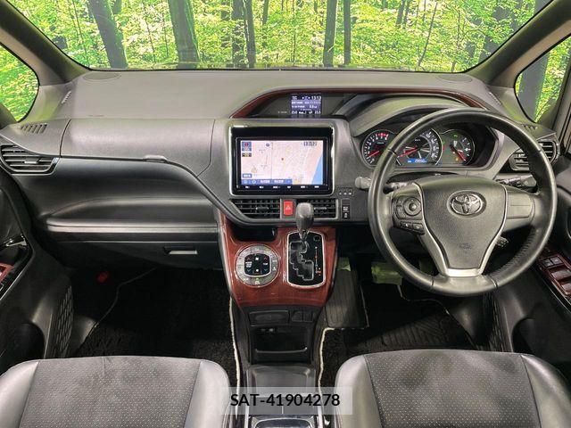 Toyota VOXY 2020-11 6753841-1