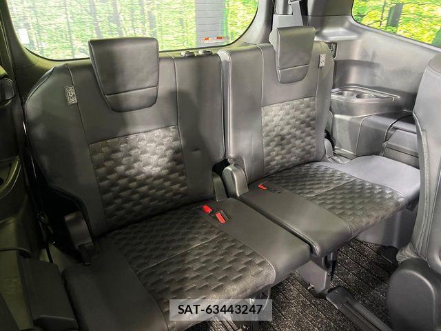 Toyota VOXY 2025-03 6753832-9