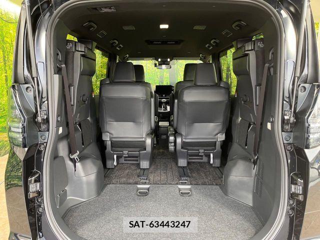 Toyota VOXY 2025-03 6753832-10