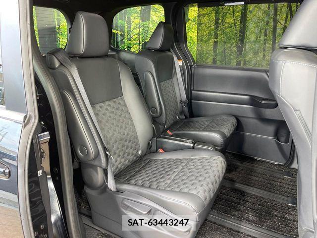 Toyota VOXY 2025-03 6753832-8