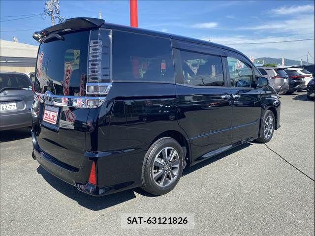 Toyota VOXY 2021-03 6753851-12