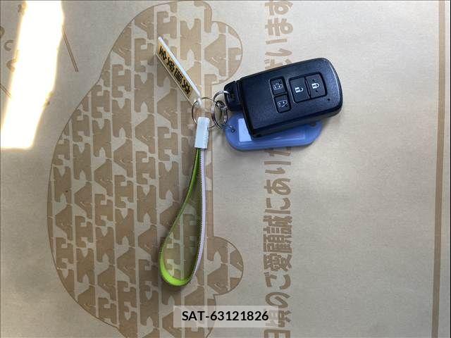 Toyota VOXY 2021-03 6753851-18
