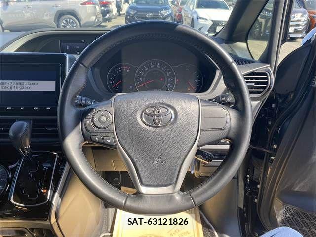 Toyota VOXY 2021-03 6753851-1