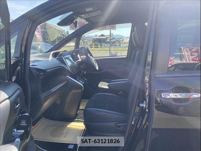 Toyota VOXY 2021-03 6753851-4