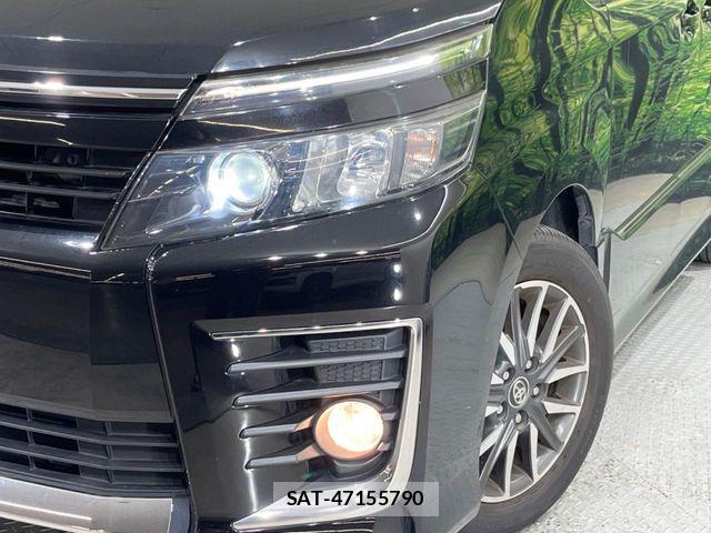 Toyota VOXY 2014-09 6753874-11